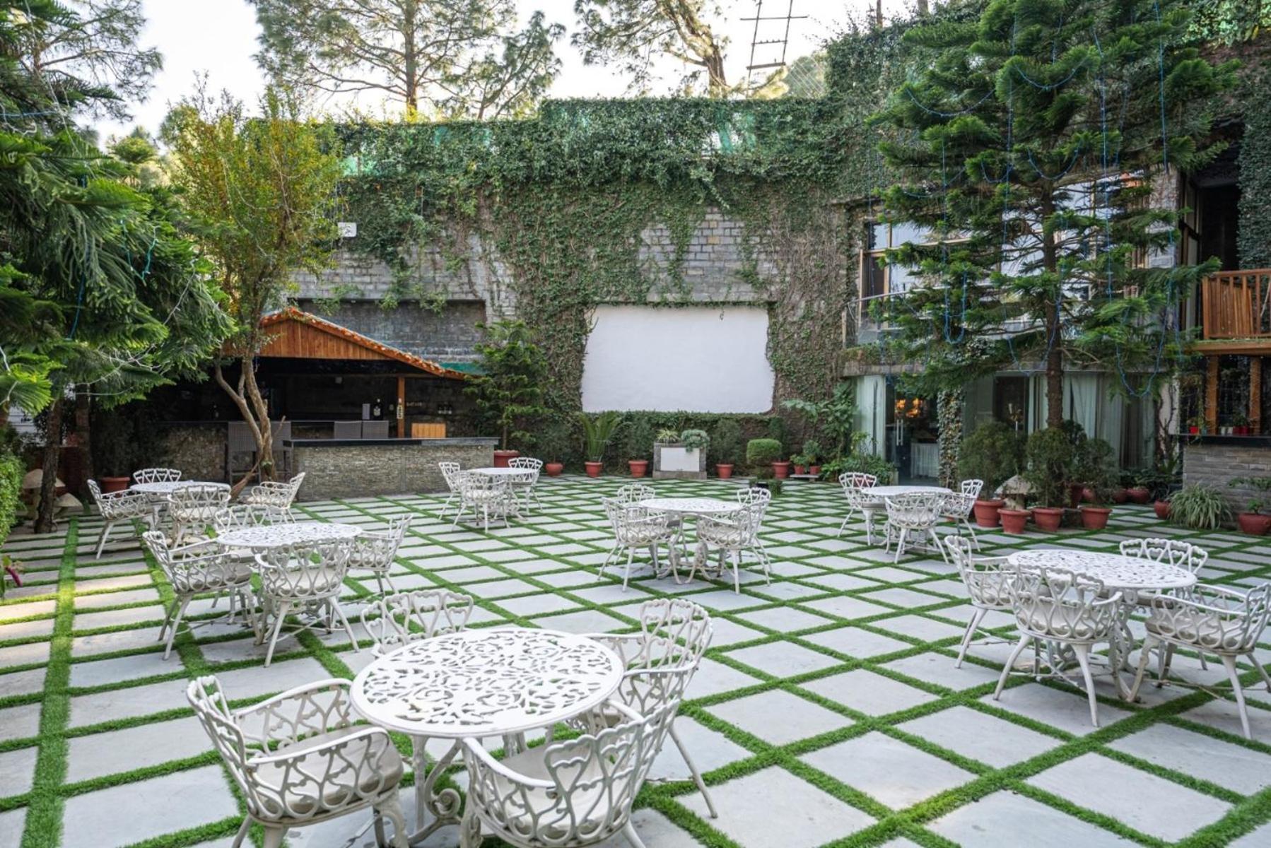 Kasauli Castle Resort Esterno foto