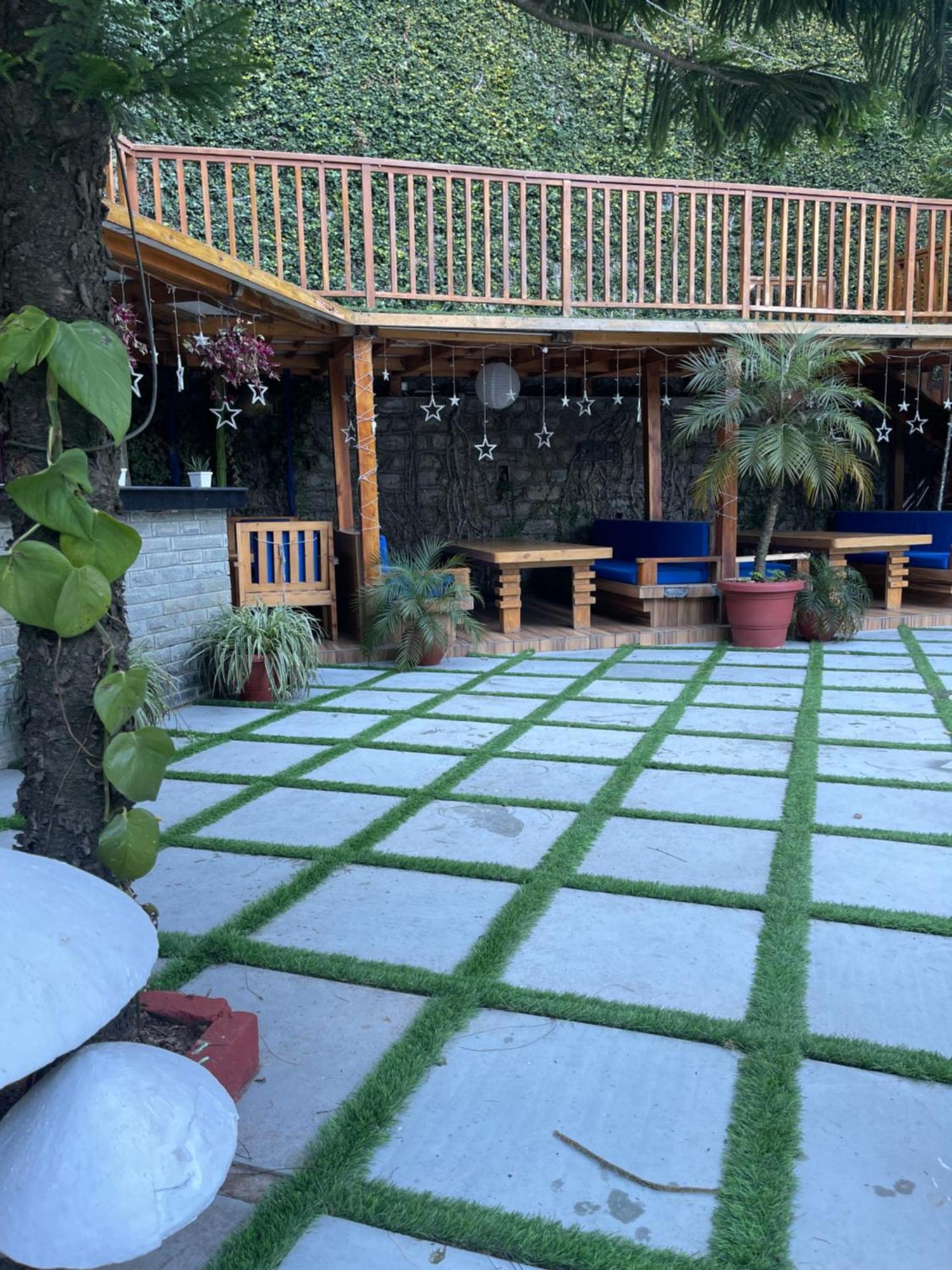 Kasauli Castle Resort Esterno foto