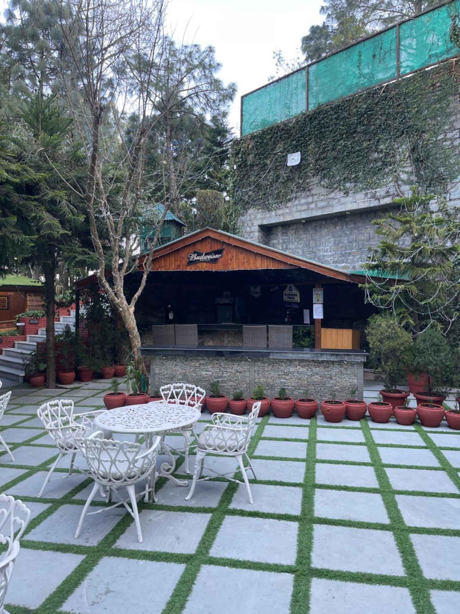 Kasauli Castle Resort Esterno foto