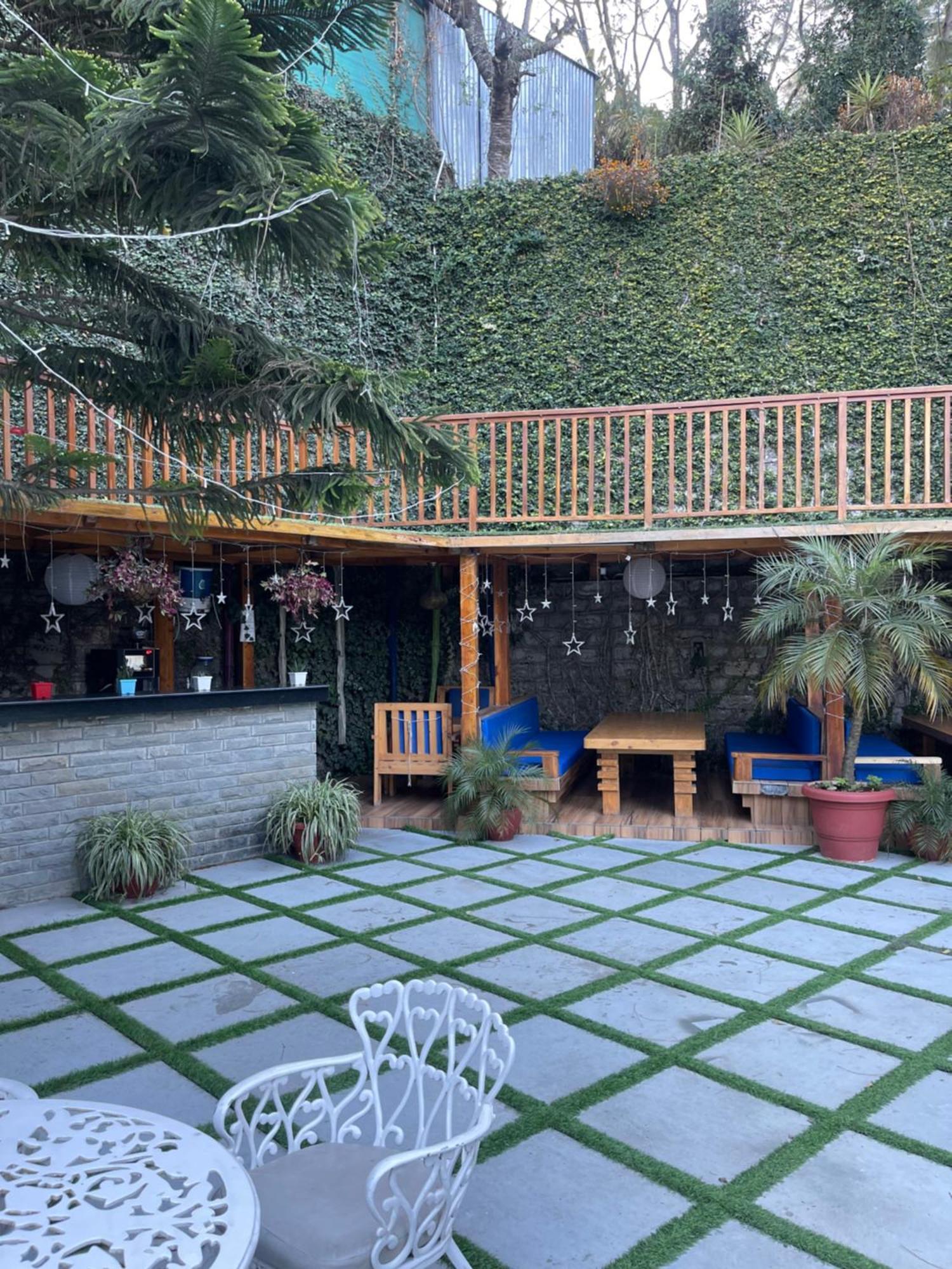 Kasauli Castle Resort Esterno foto